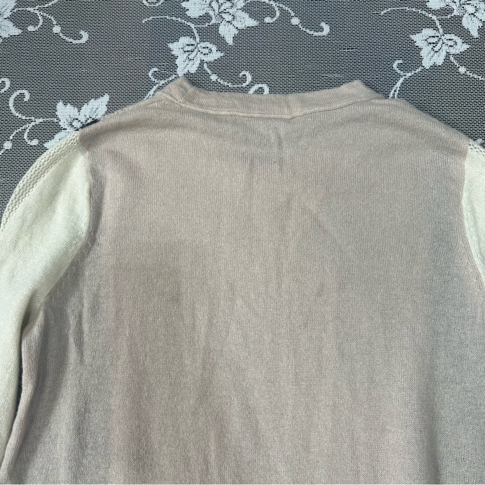 Vince Two Toned Knit 100% Cashmere Sweater Sz Small - Picture 10 of 14